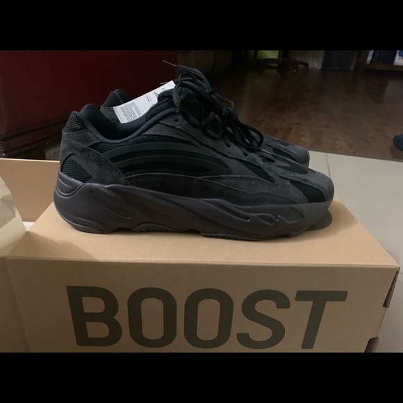 Yeezy 700 Vanta - Picture 1 of 3